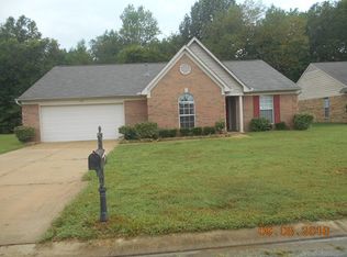 105 Shadow Ln, Batesville, MS 38606