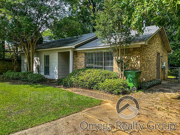 2nd image of 3253 Hillcrest Ln