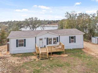 2934 Shoreline Dr, Chipley, FL 32428