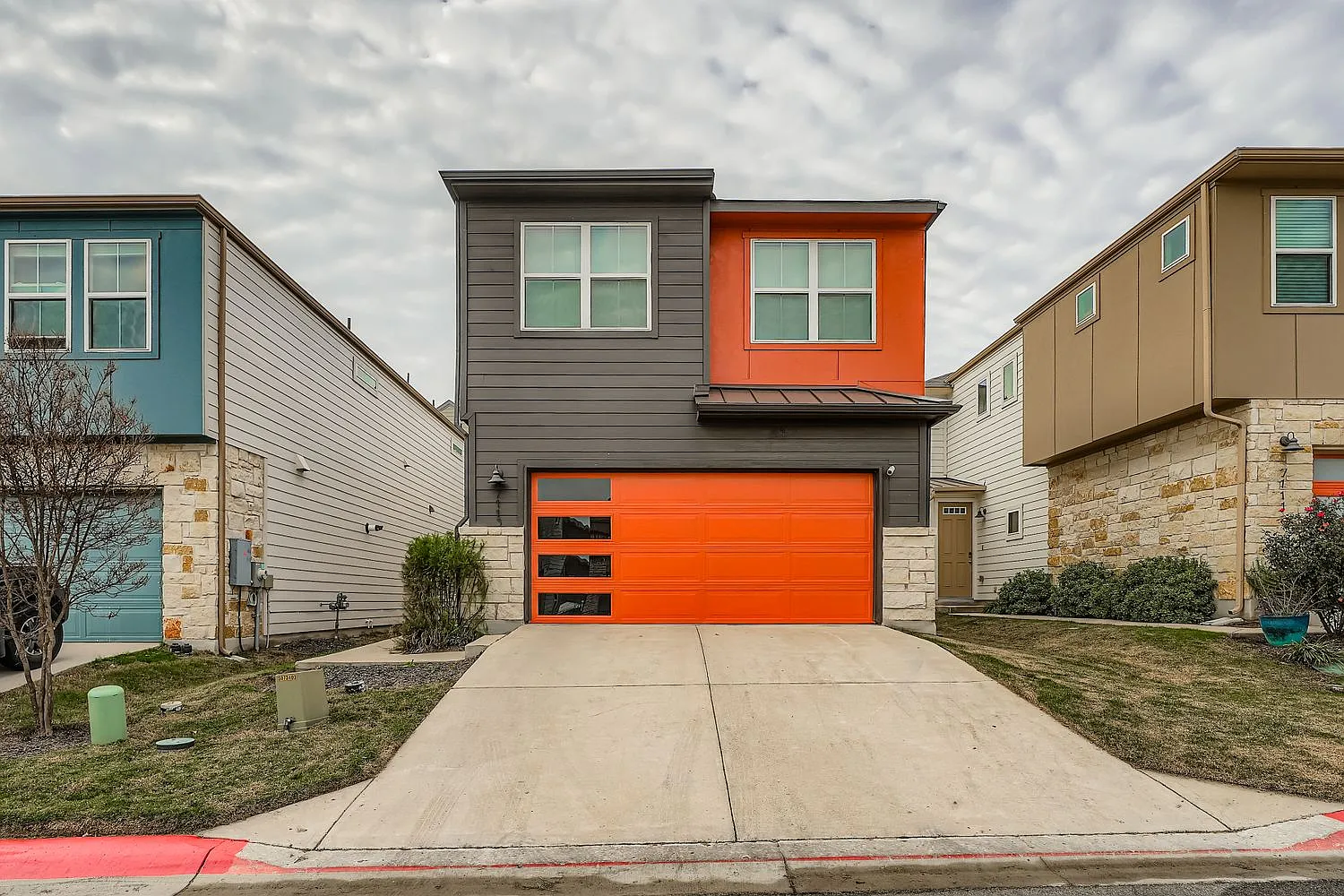 3 bed, 1646 sqft, $6,286 — Photo 1