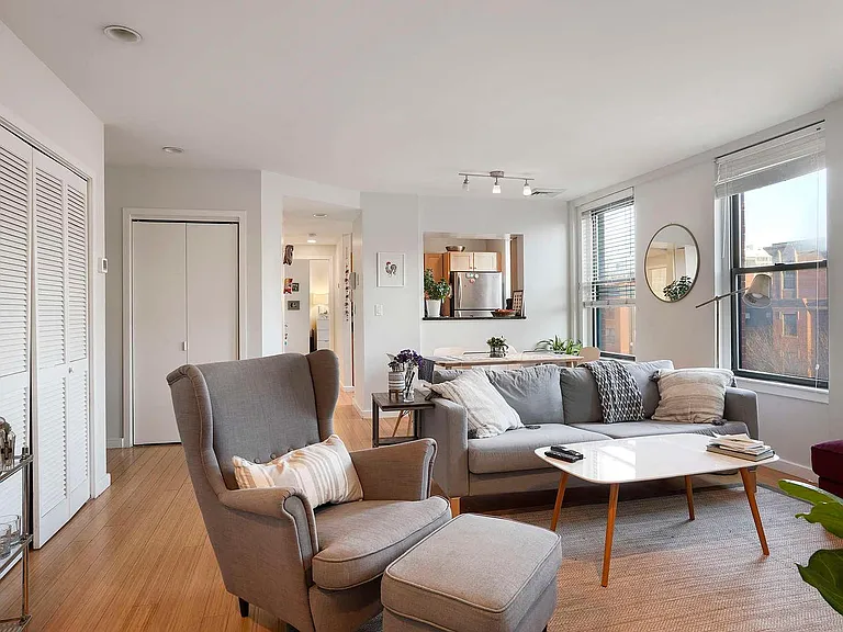 1661 Washington St #401 — Photo 9
