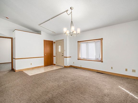 4th image of 7225 Lindberg Ave
