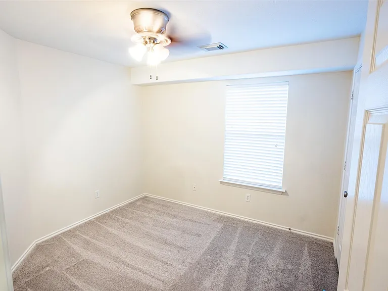 11 Summerhaze Cir — Photo 23