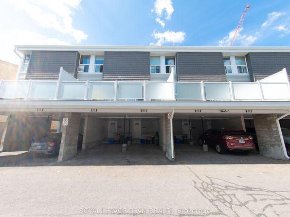 3415 Uplands Dr #44, Ottawa, ON K1V 9N4