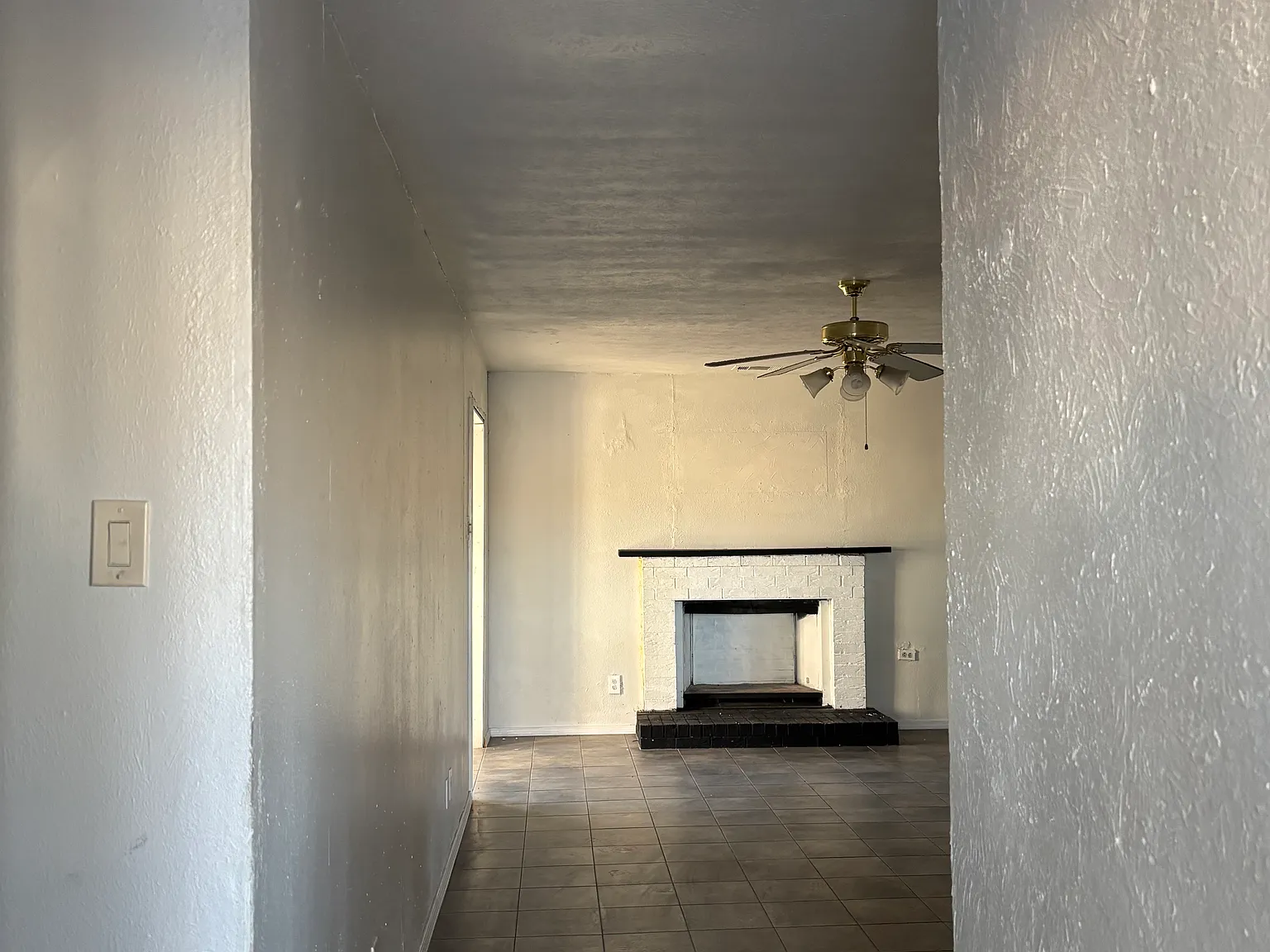 4 bed, 2000 sqft, $2,510 — Photo 2