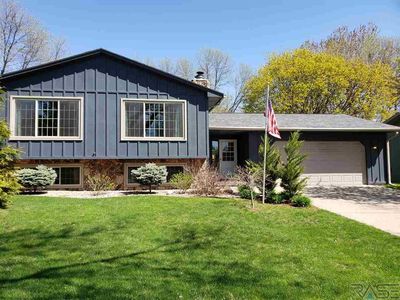 5824 W Bristol Dr, Sioux Falls, SD, 57106