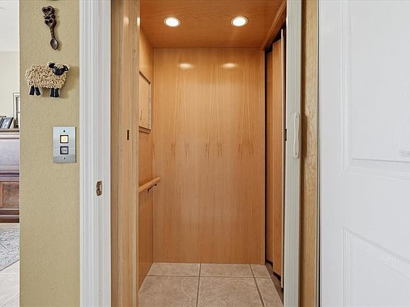 4th image of 101 SHOALS CIRCLE