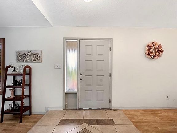 5th image of 1849 E Crowley Cir