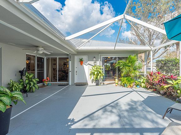 3rd image of 1579 SW Waterfall Boulevard