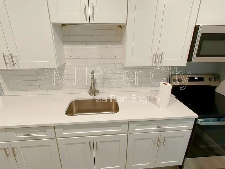 151 W 17th St #4 — Photo 2