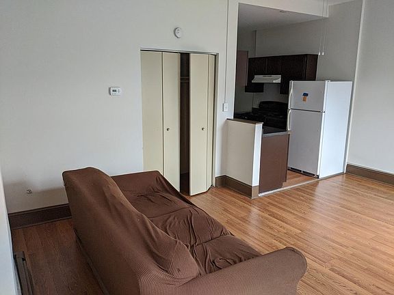 3rd image of 115 S 42nd St APT 3