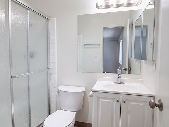 5th image of 1033 Robinson Ave APT 14