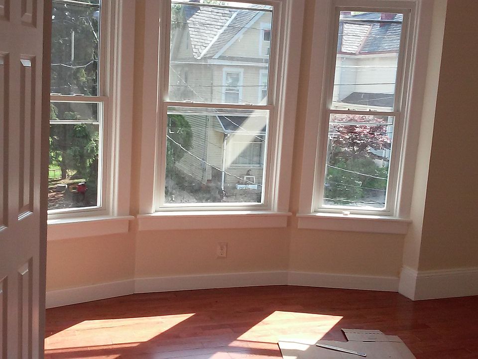2nd image of 831 N Clewell St