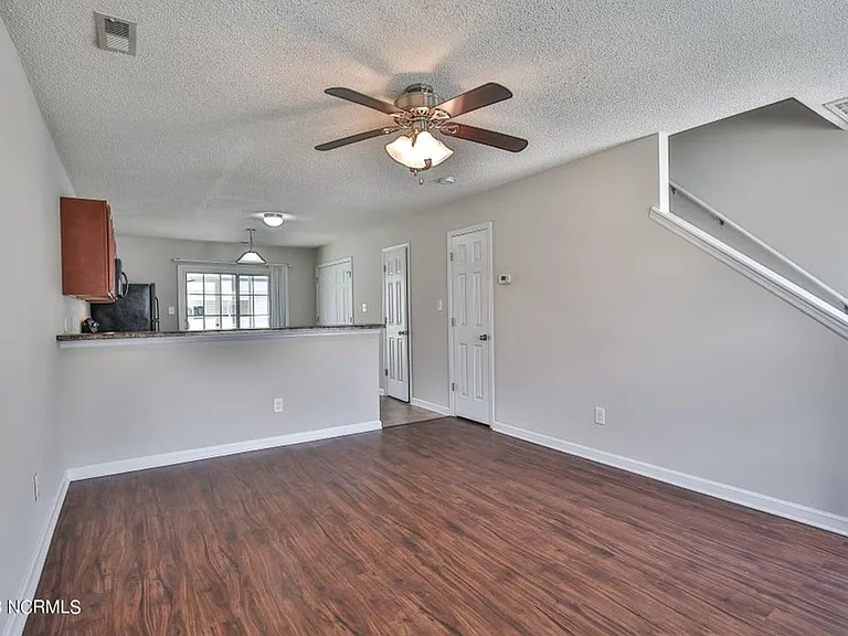 4001 Banister Loop — Photo 7
