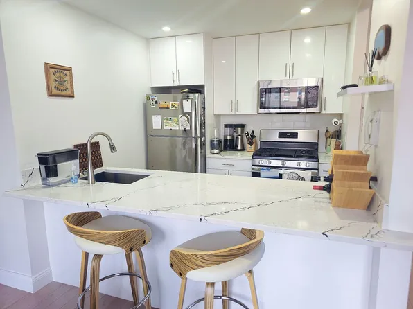 350 Albany St APT 9E, New York, NY 10280