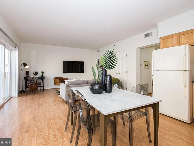 1030 N 2nd St #203 — Photo 9