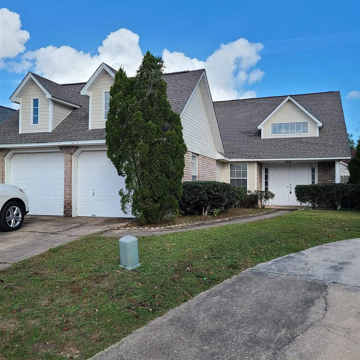 3 bed, 1827 sqft, $1,875 — Photo 1