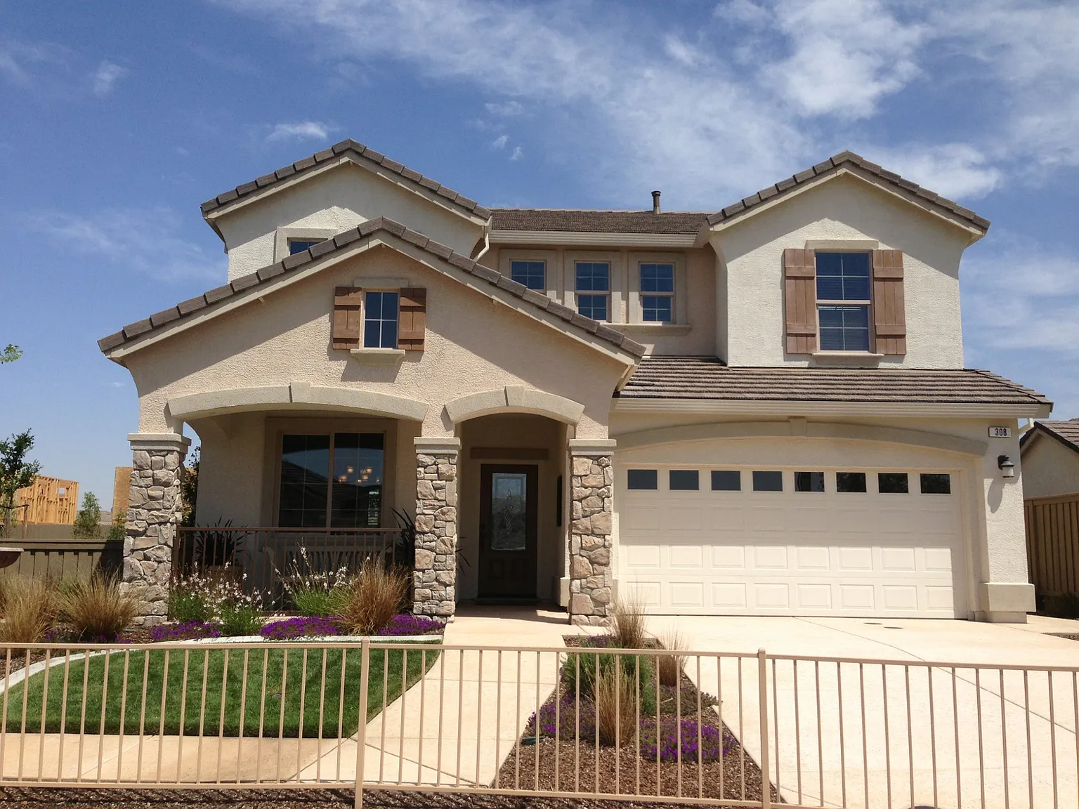 232 Perretti Ct photo 1