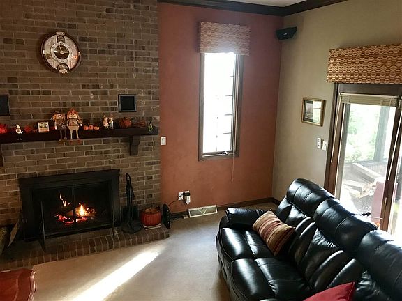 4th image of 3703 Walnut Park Dr