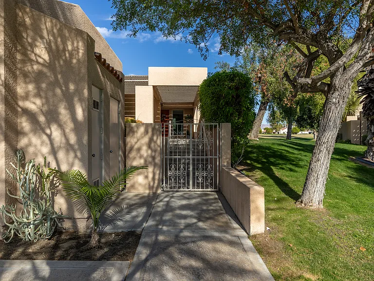 35 Mission Ct — Photo 3
