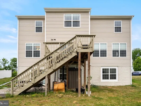 15801 Aerial View Rd, Woodbridge, VA 22193
