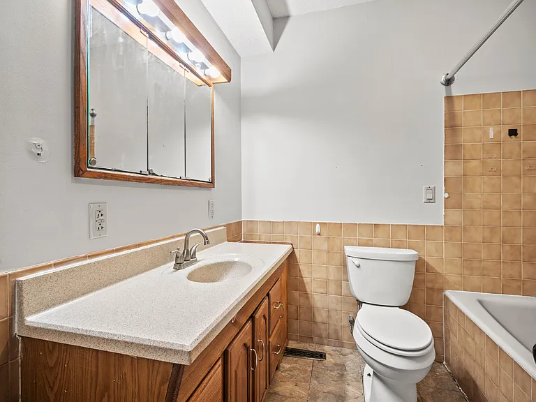 820 S Grove Ave — Photo 12