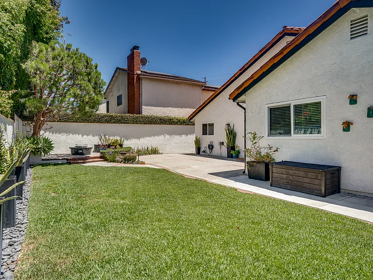 7201 Slater Ave — Photo 31