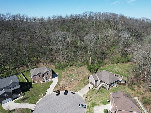 4th image of 221 Indian Summer Ct