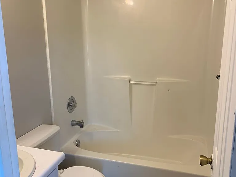 230 Lanier Dr — Photo 5