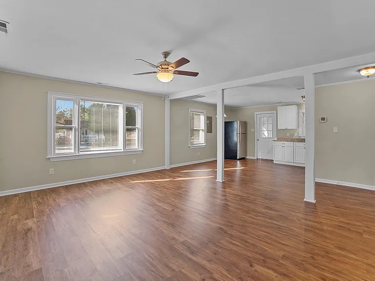 400 Sandy Point Rd — Photo 12