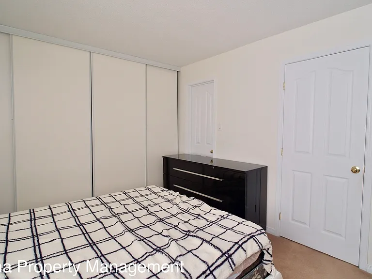 6 Crystal Park Cres #1 — Photo 17