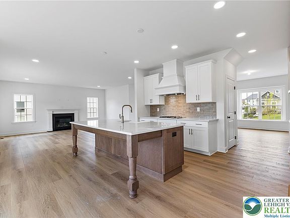 4th image of 3242 Sterner Rd #5