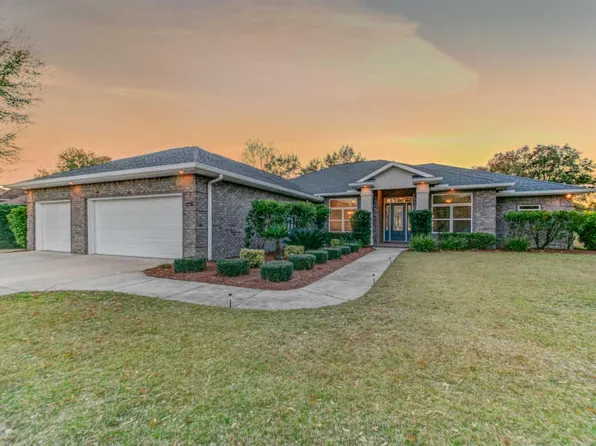 2735 Masters Blvd, Navarre, FL 32566