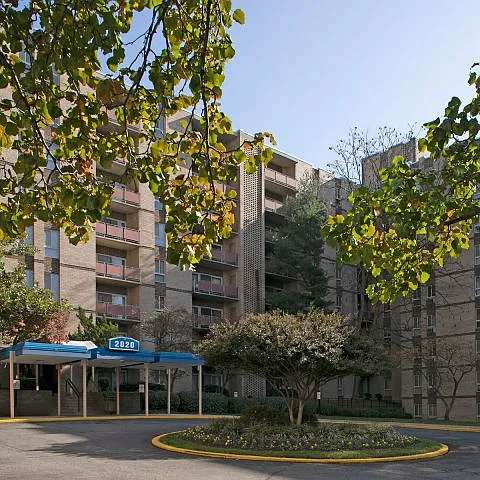 Oakcrest Towers — Photo 2