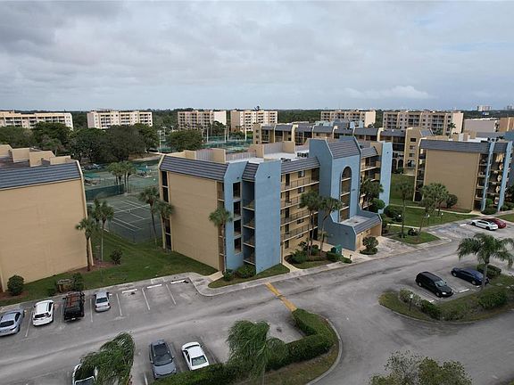 2nd image of 2788 Tennis Club Dr APT 101