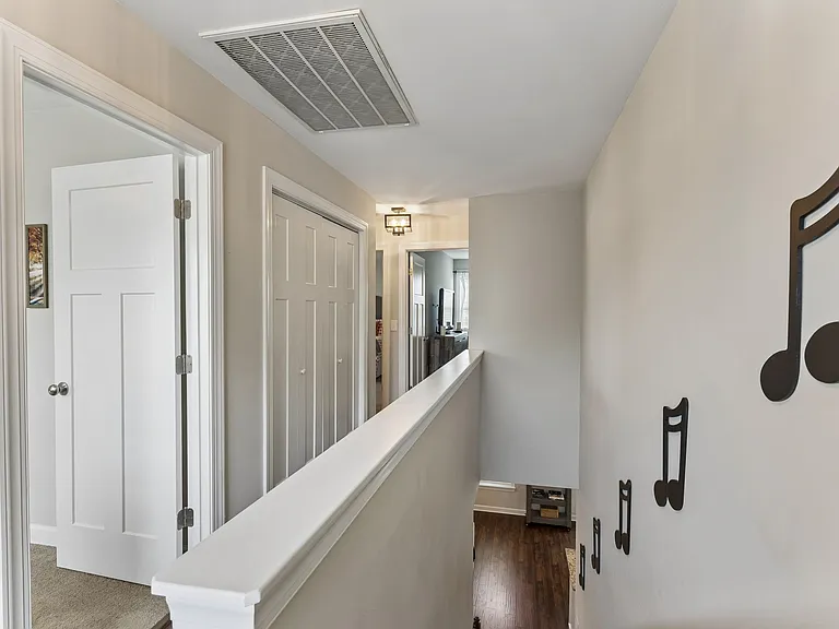 1010 Vanguard Dr — Photo 20