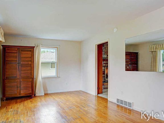 4th image of 3332 Brooklyn Ave SE