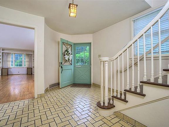 5th image of 1227 E Irvington Ave