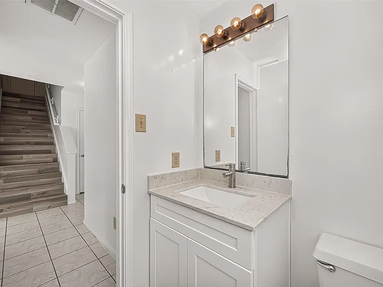8202 Worthington Dr — Photo 21
