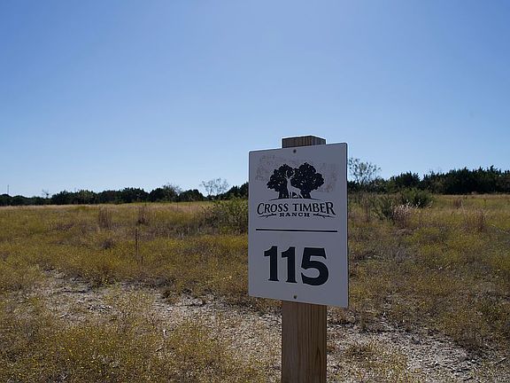 3rd image of 115 Shin Oak Dr