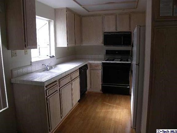 3rd image of 8840 Burnet Ave Unit 6