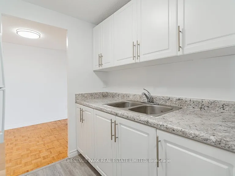 1060 Caven St #202 — Photo 4