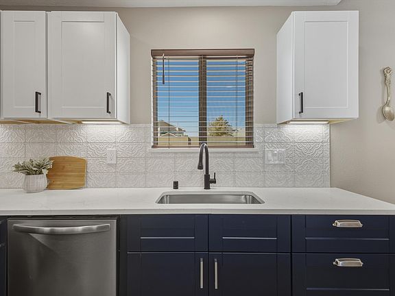 5th image of 1527 Stoneway Dr NW