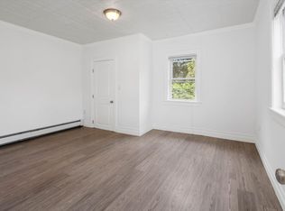 7 Newbridge St, Hingham, MA 02043