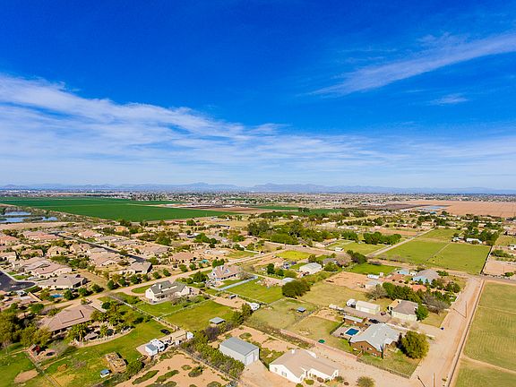 local homes near 8 acres