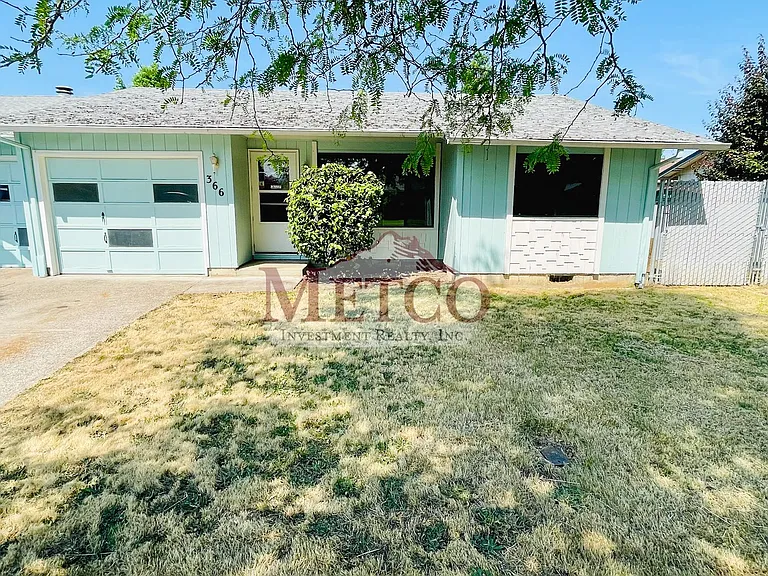 366 49th St — Photo 1