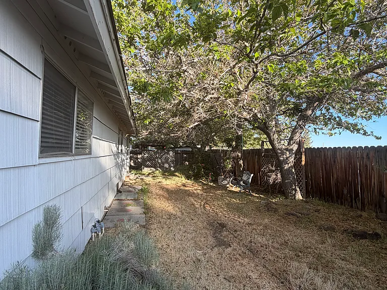 560 Nancy Cir — Photo 11