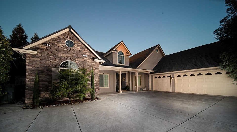 1st image of 204 N Denton Ct