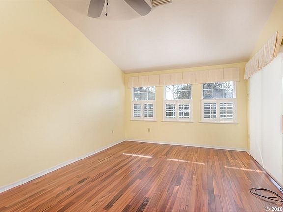 4th image of 10225 NW 32nd Pl