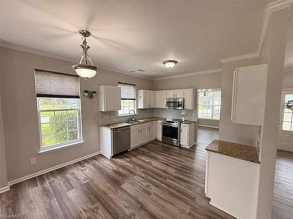4th image of 224 Brycewood Dr